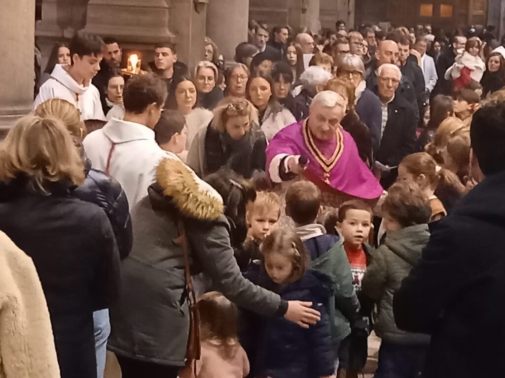 St Charles Benediction des enfants Jesus 2
