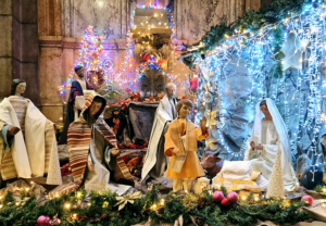 Procession des enfants qui apportent l&rsquo;Enfant-Jésus à la crèche